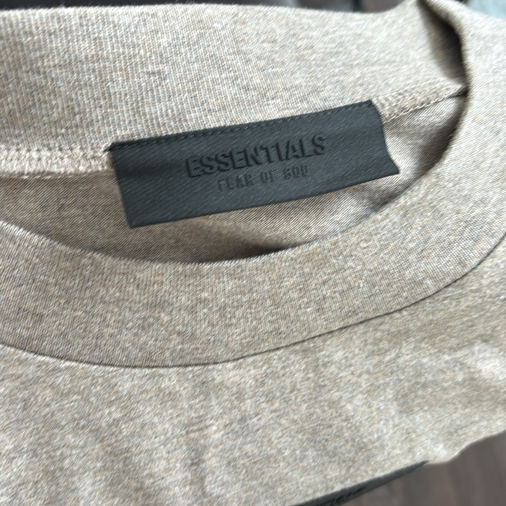 Essential t-shirt - Picture 4 of 5